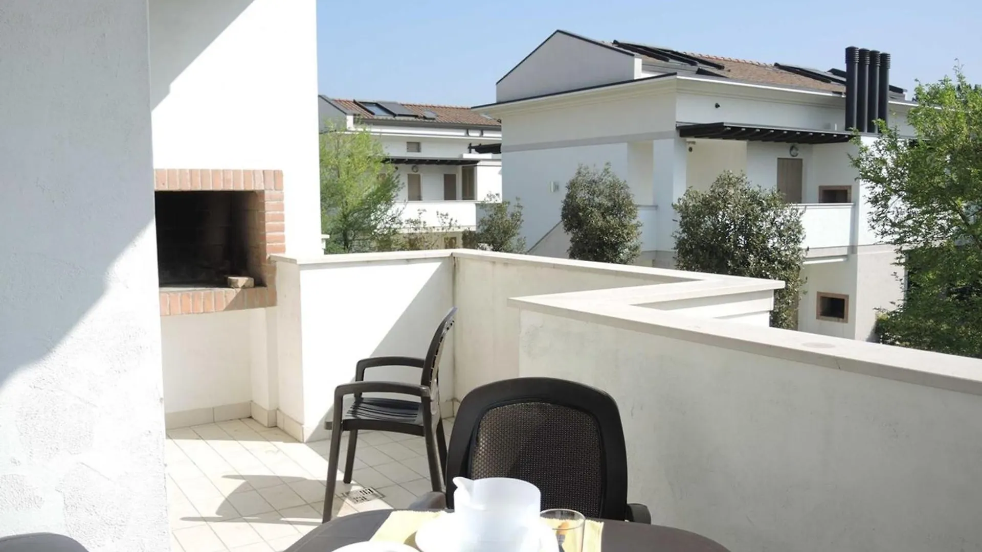 Recently Built Flat With Big Swimming Pool And Balcony Apartamento Bibione 0*,  Itália